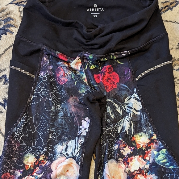 Set of 8 XS Leggings - Picture 4 of 6